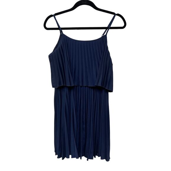 NWT‎ Charming Charlie Overlay Pleated Knee Length Shift Dress Blue Women's Large - Picture 1 of 11